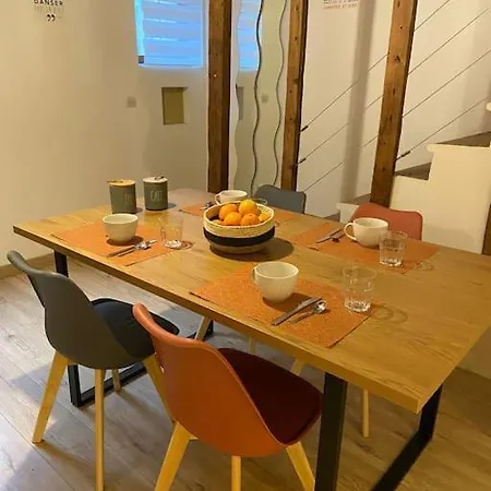Maison Cosy Avec Exterieur Proximite Rouen Centre Holiday home Le Petit-Quevilly